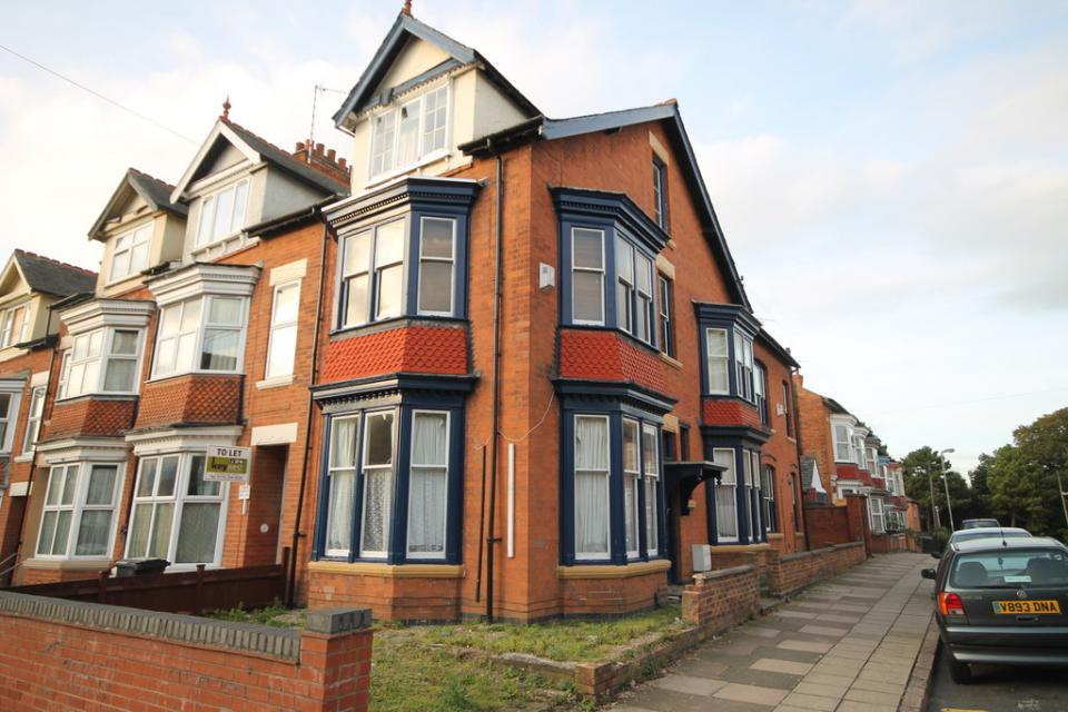 8 bed student house to rent on Bramley Road, Leicester, LE3 9DA StuRents