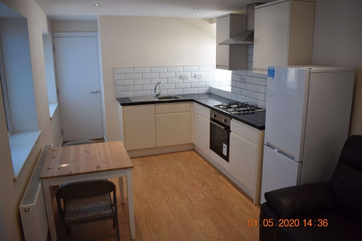 2 Bed Student House To Rent On The Walk Cardiff Cf24 3af Sturents