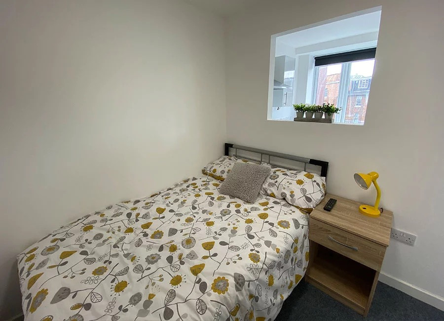 One Bed Flat student 1 bed flat to rent on Princess Road West ...