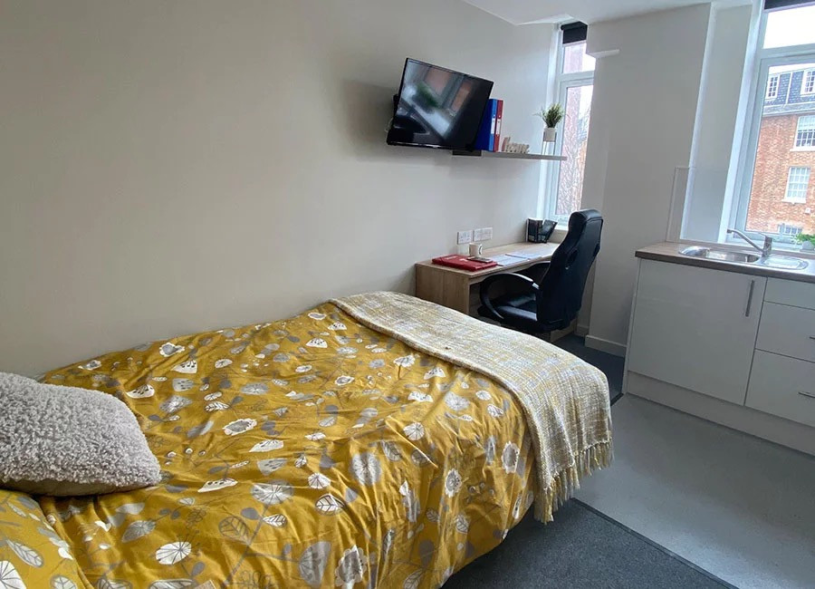 Standard Studio student flat to rent on Princess Road West, Leicester ...