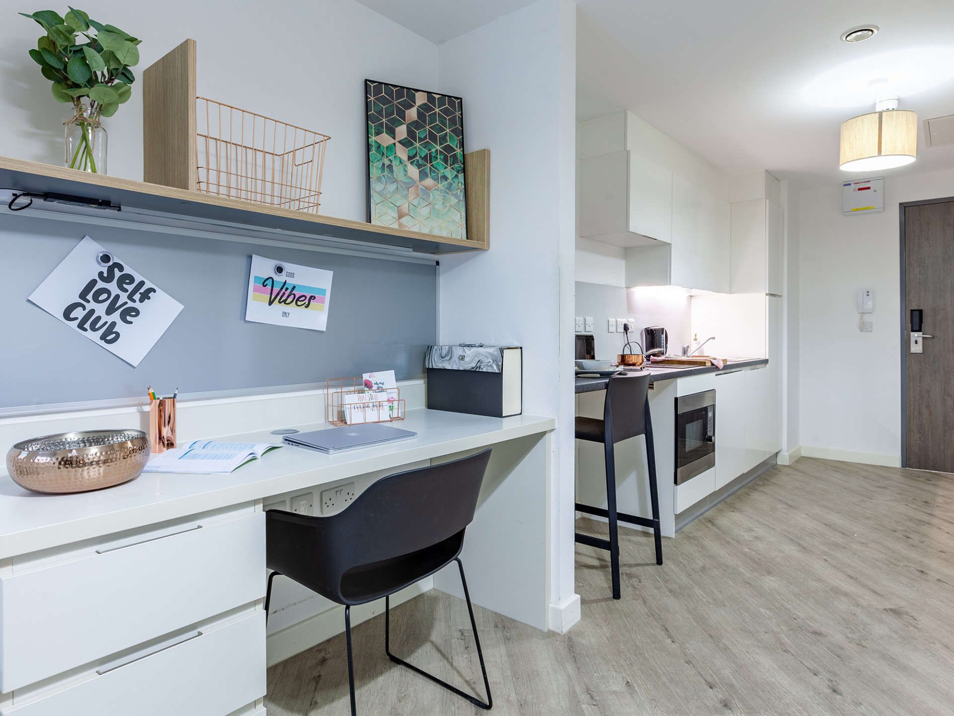 Classic Studio student flat to rent on Newport Road, Cardiff, CF24 0AN