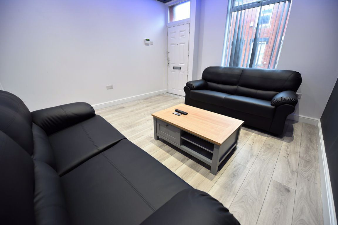 5 bed student house to rent on Beamsley Mount Bed), Leeds, LS6 1LR