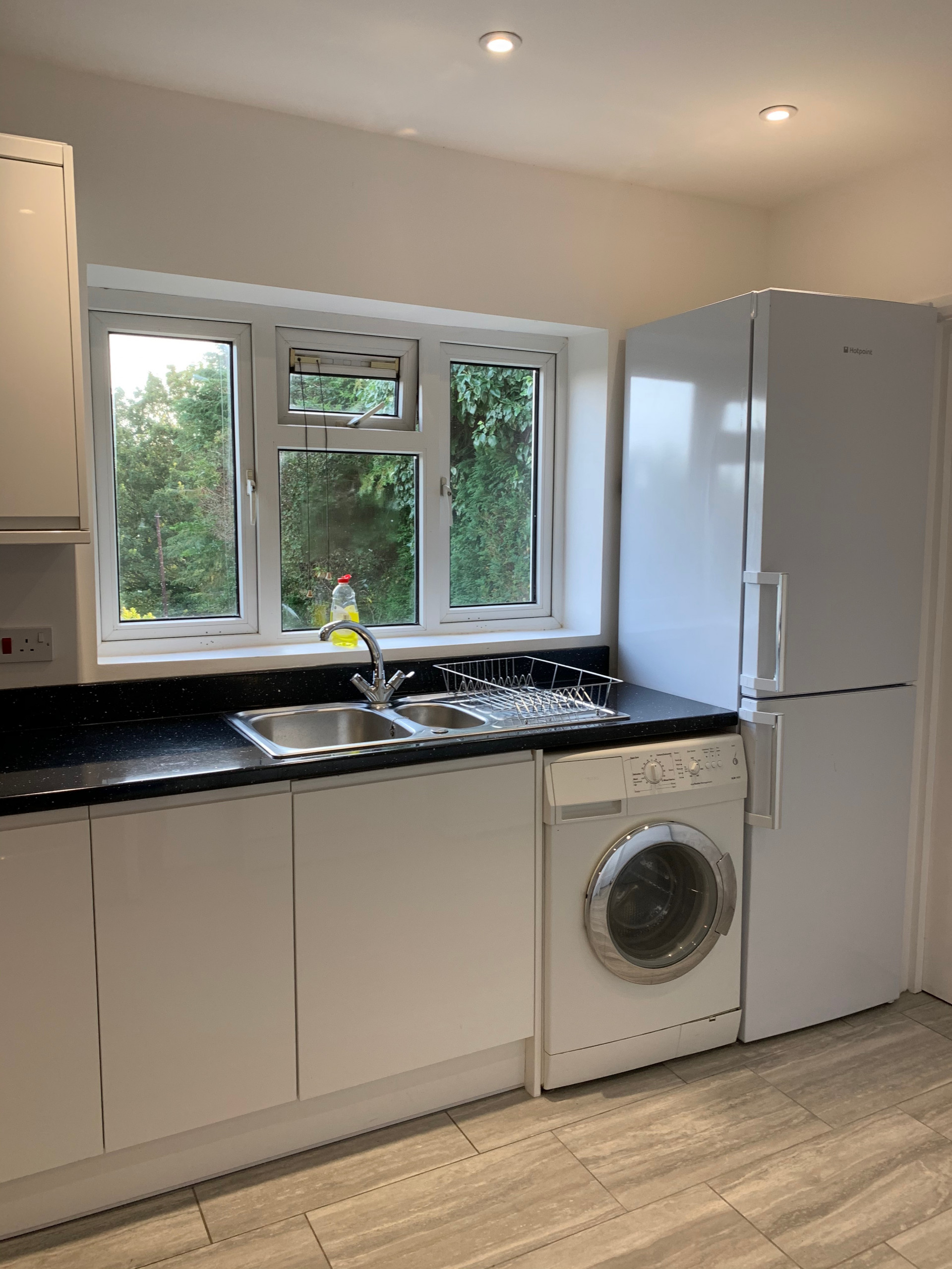 5 bed student house to rent on Roundway, Brighton, BN1 9AQ StuRents