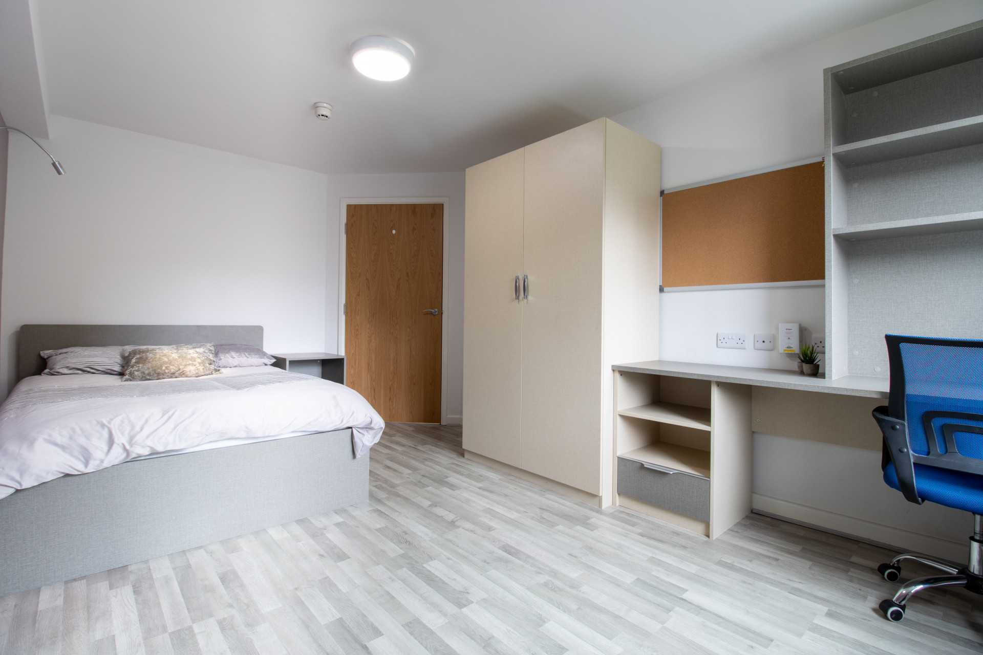 Apartment student 1 bed flat to rent on Holborn Approach, Leeds, LS6