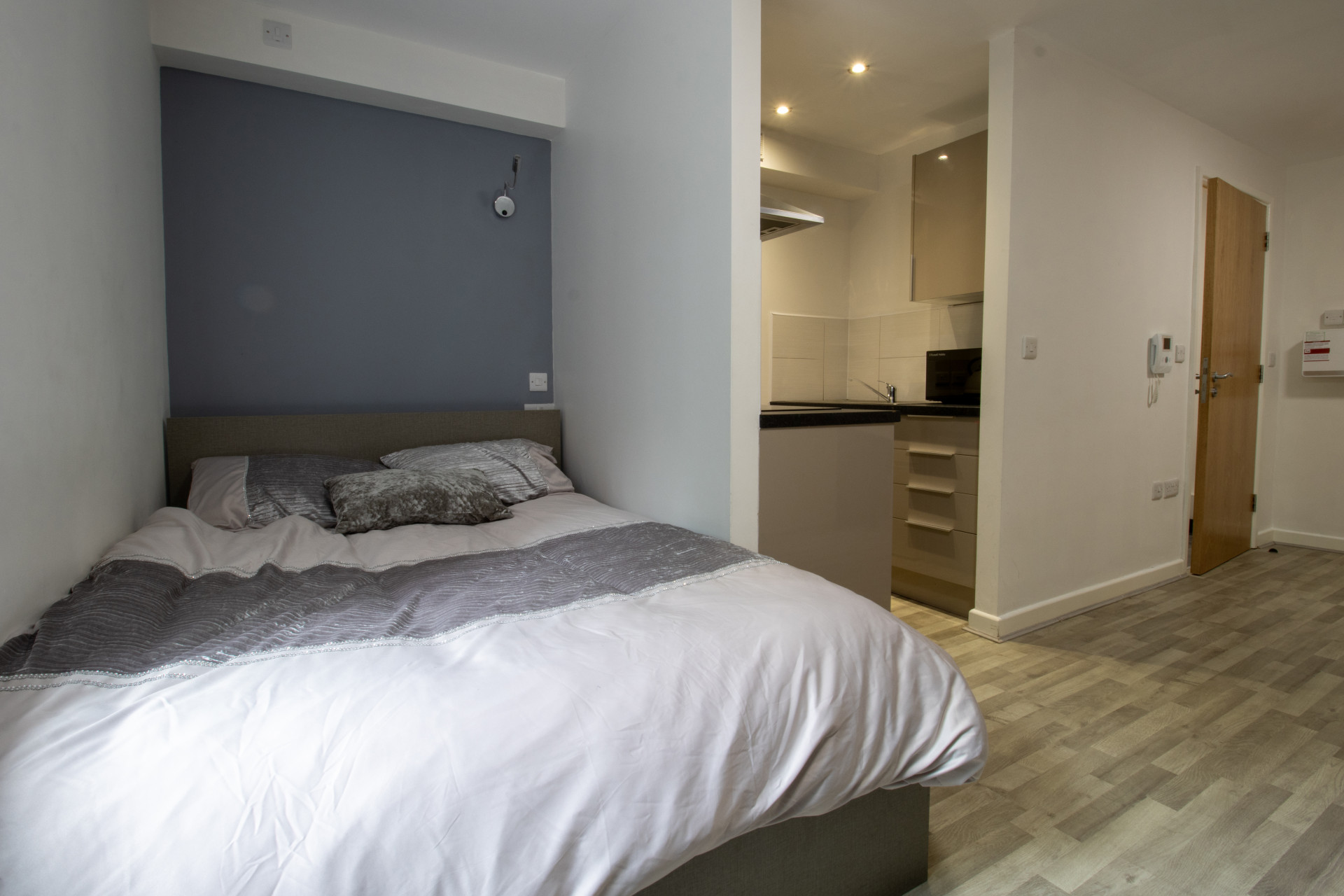 Studio student flat to rent on Holborn Approach, Leeds, LS6 2FD StuRents