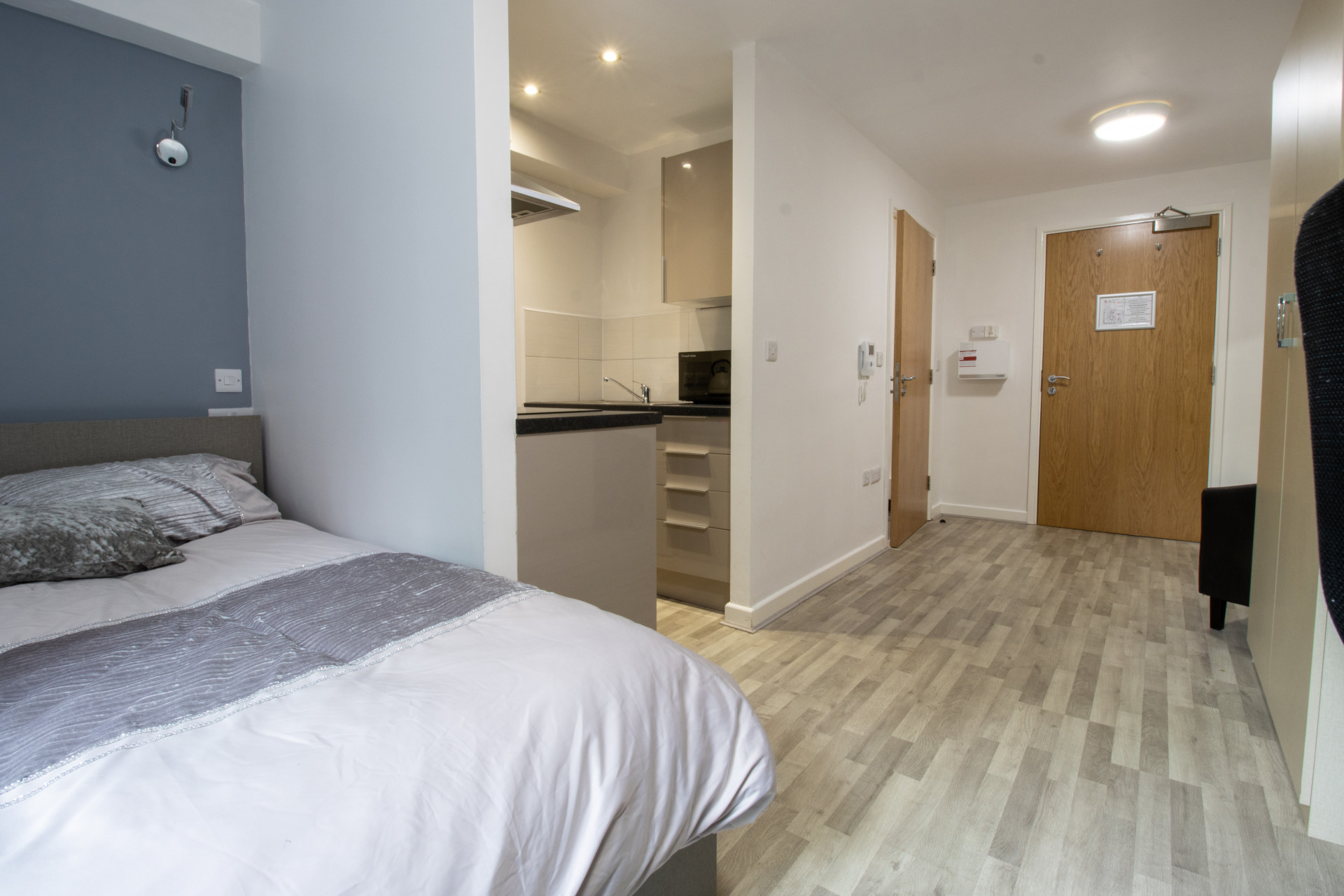 Studio student flat to rent on Holborn Approach, Leeds, LS6 2FD StuRents