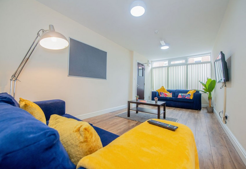 6 bed student house to rent on Lawrence Road, Liverpool, L15 0EE StuRents