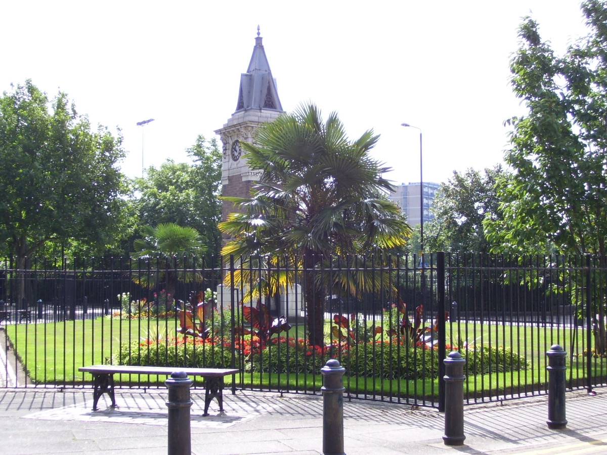 Student studio flat to rent on Milrood House, Stepney Green, London, E1