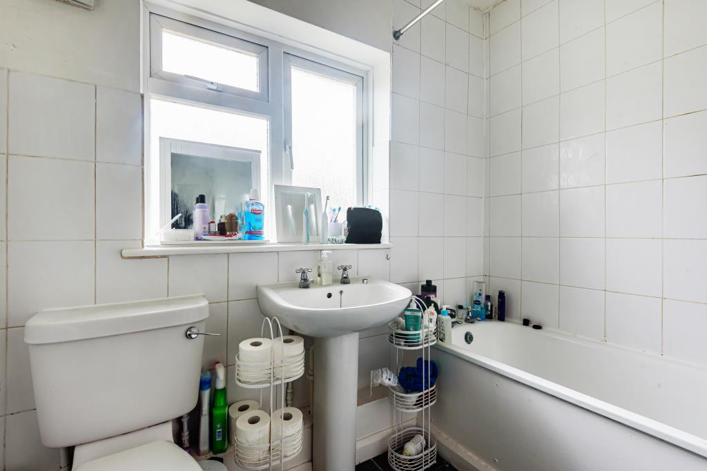 4 bed student house to rent on Morrell Avenue, Oxford, OX4 1NG StuRents