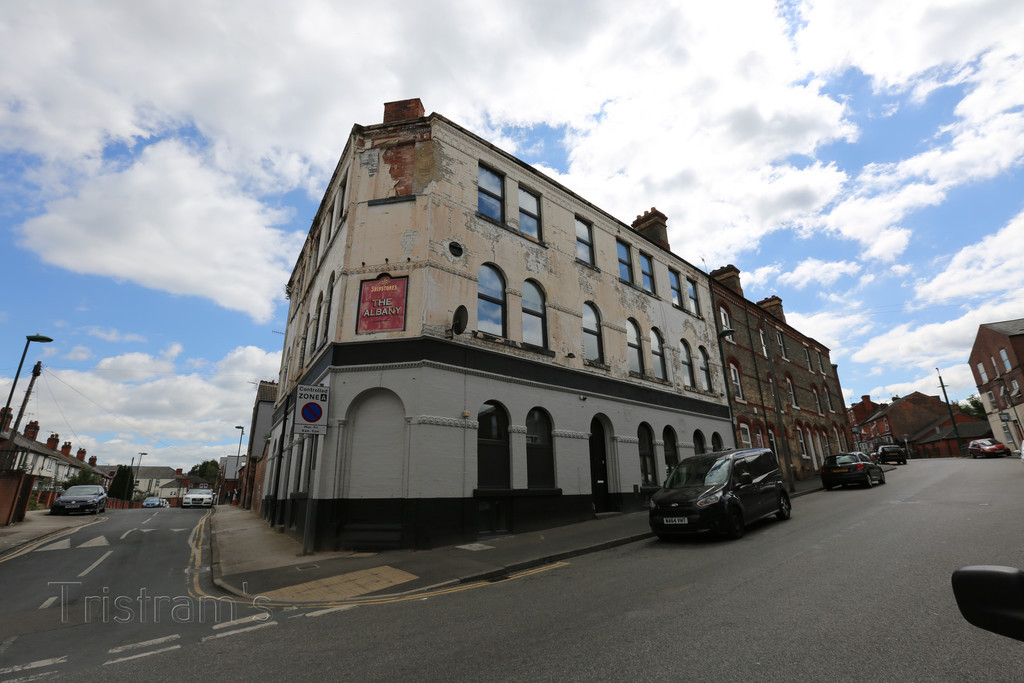 Student studio flat to rent on Birkin Avenue, Nottingham, NG7 5AR