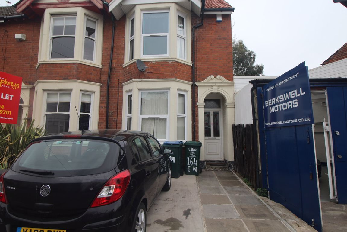 4 bed student house to rent on Earlsdon Avenue North, Coventry, CV5 6GP