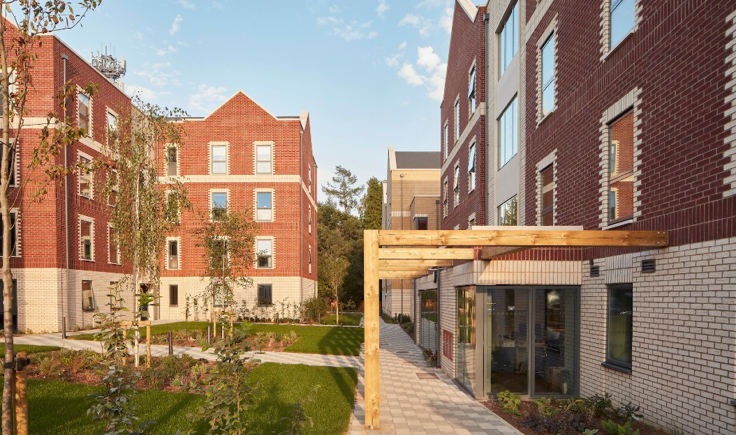 4 Bed Premium Ensuite Plus student 4 bed flat to rent on Harvest Road