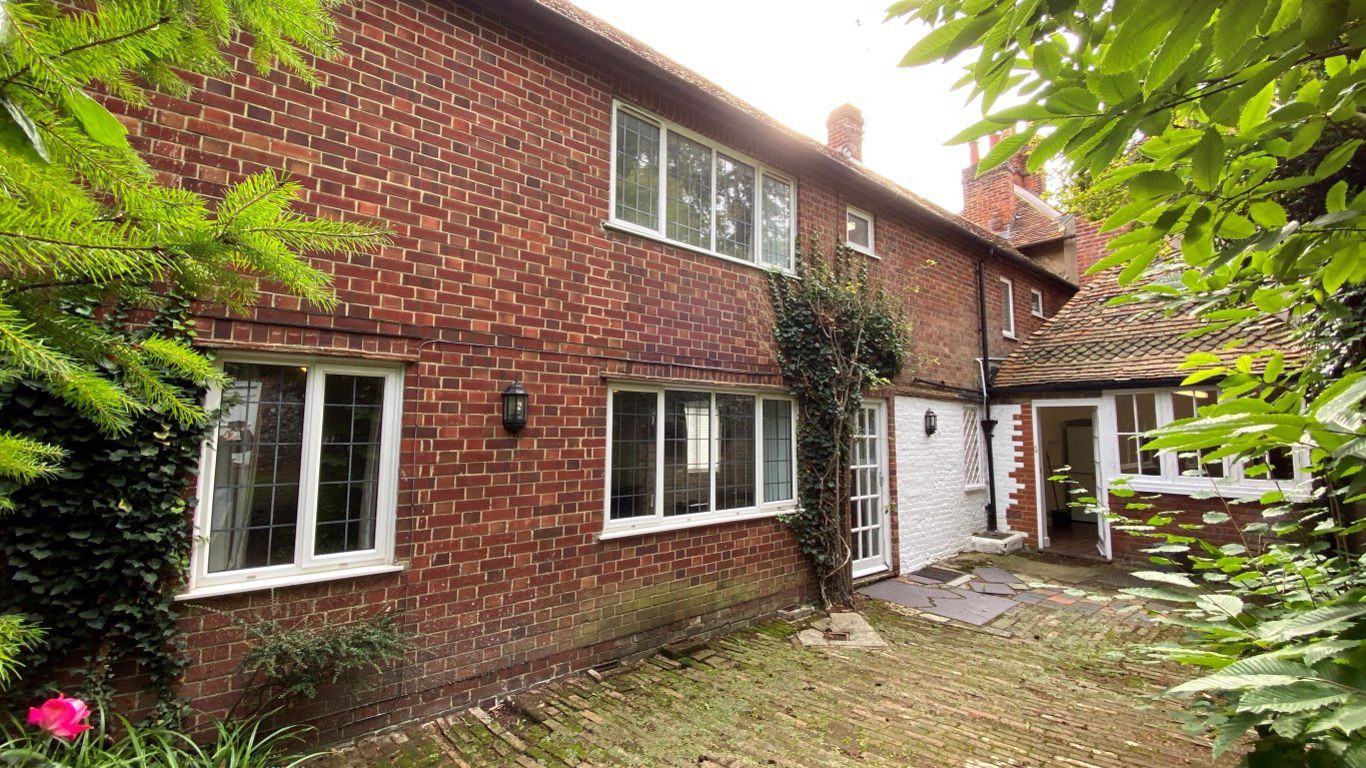 Student studio flat to rent on St Stephens Close, Canterbury, CT2 7AT