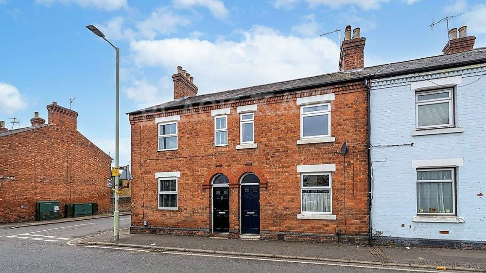 2 bed student house to rent on Leavesden Road, Watford, WD24 5ES StuRents