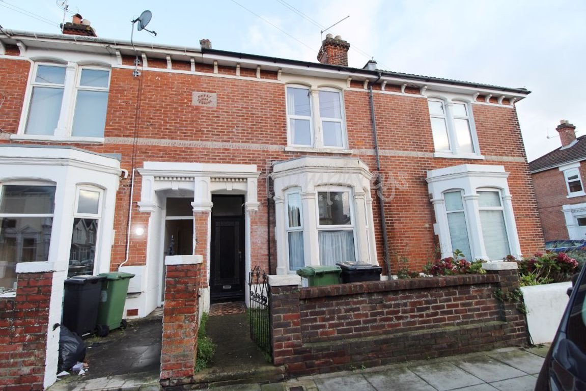 6 bed student house to rent on Francis Avenue, Portsmouth, PO4 0HP