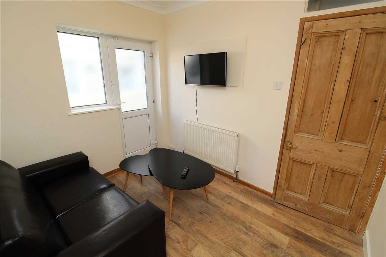 2 bed student house to rent on Flat 2, 20 Allendale Road, Plymouth, PL4