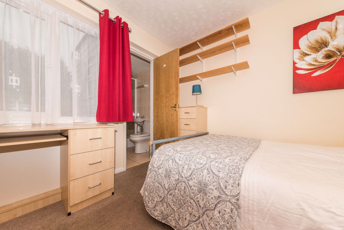 6 bed student house to rent on Tennyson Avenue, Canterbury, CT1 1ER StuRents 6 bed student house to rent on Tennyson Avenue, Canterbury, CT1 1ER StuRents