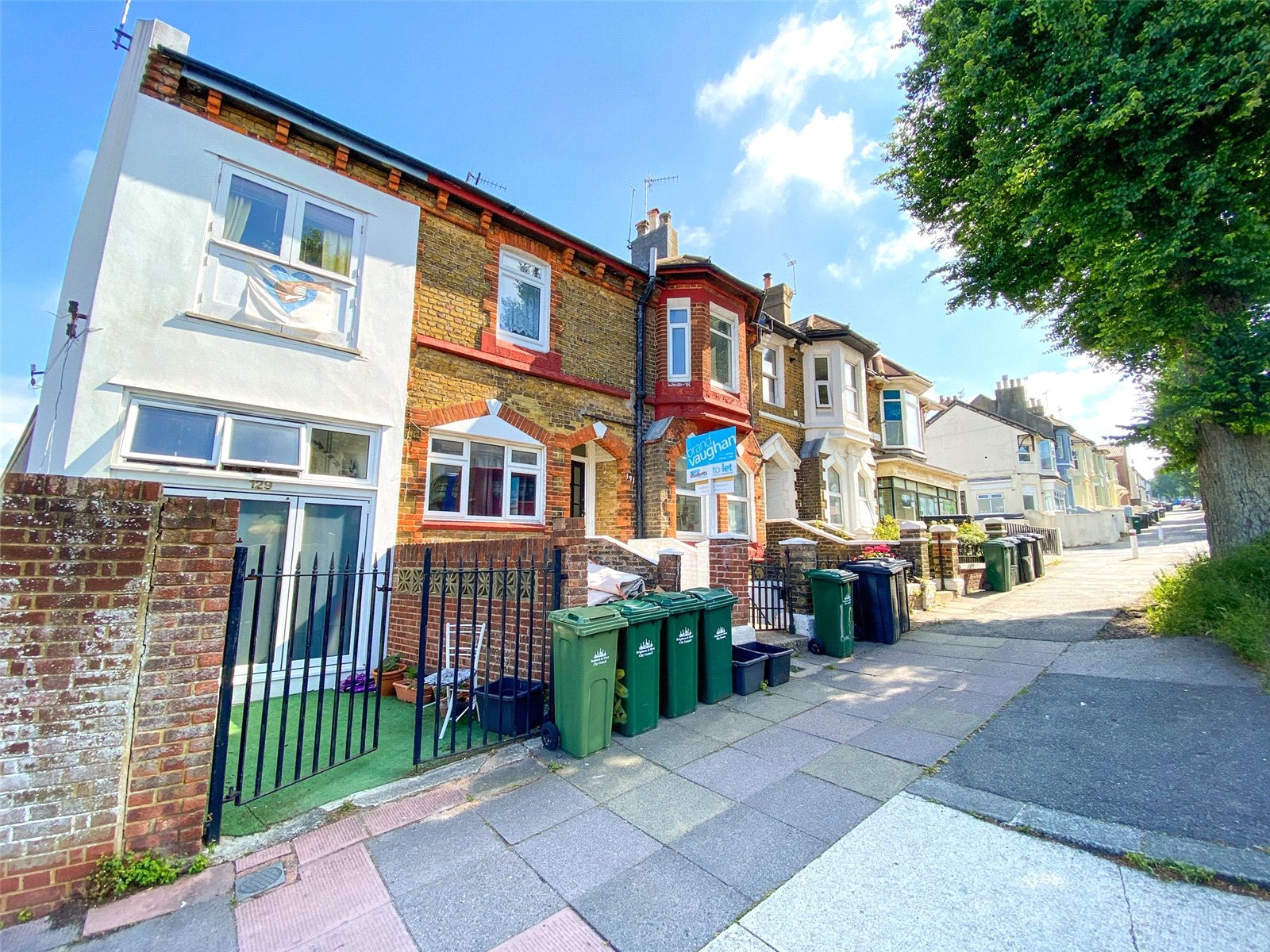 5 bed student house to rent on Elm Grove, Brighton, BN2 3ES StuRents