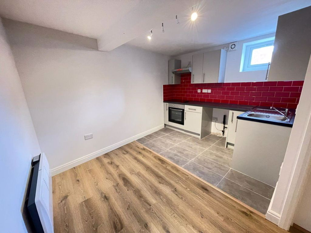 Student studio flat to rent on Baxter Gate, Loughborough, LE11 1TQ