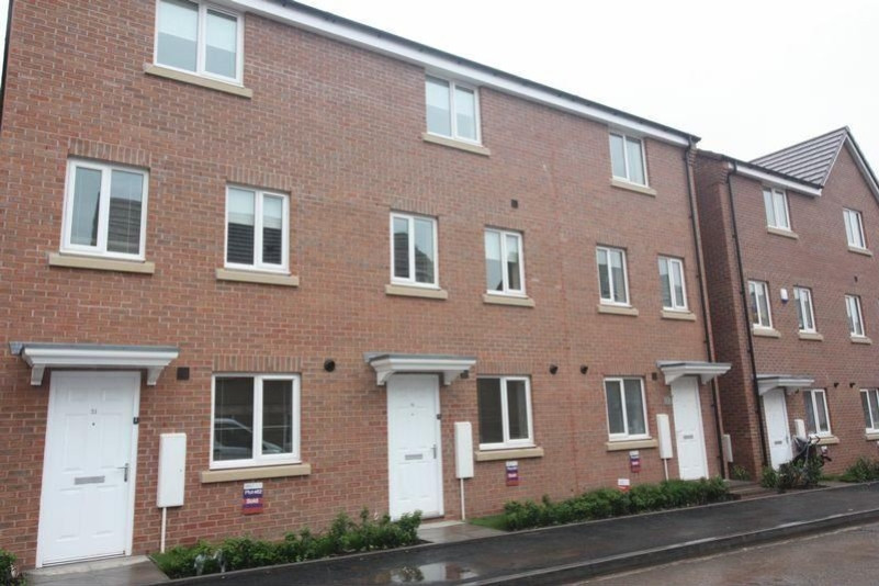4 bed student house to rent on Signals Drive, Coventry, CV3 1QS StuRents