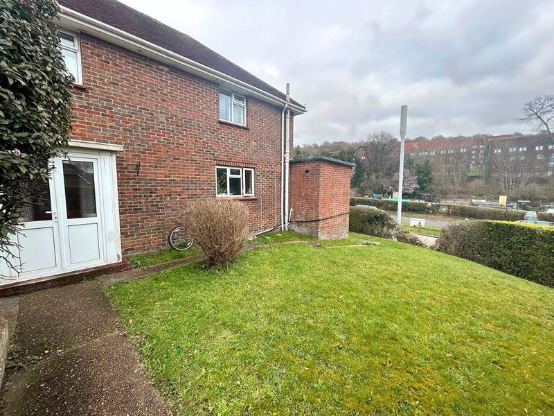 4 bed student house to rent on Hawkhurst Road, Brighton, BN1 9GF StuRents