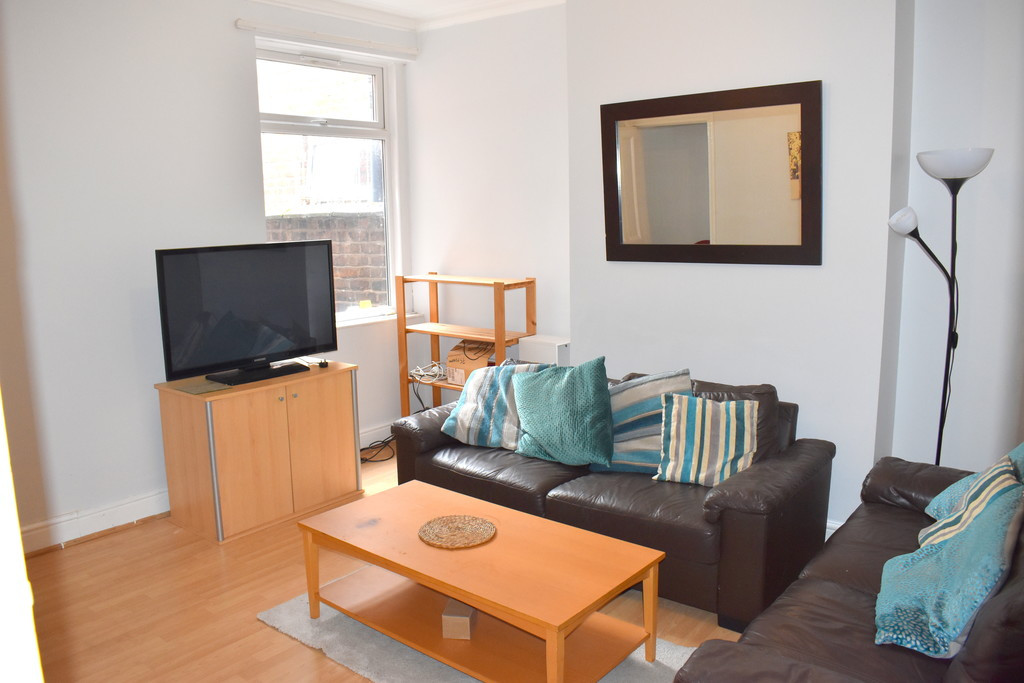 4 bed student house to rent on Monton Street, Manchester, M14 4LS