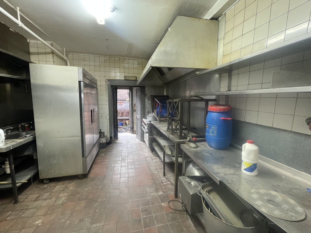 Student studio flat to rent on Wilmslow Road, Manchester, M14 6XQ