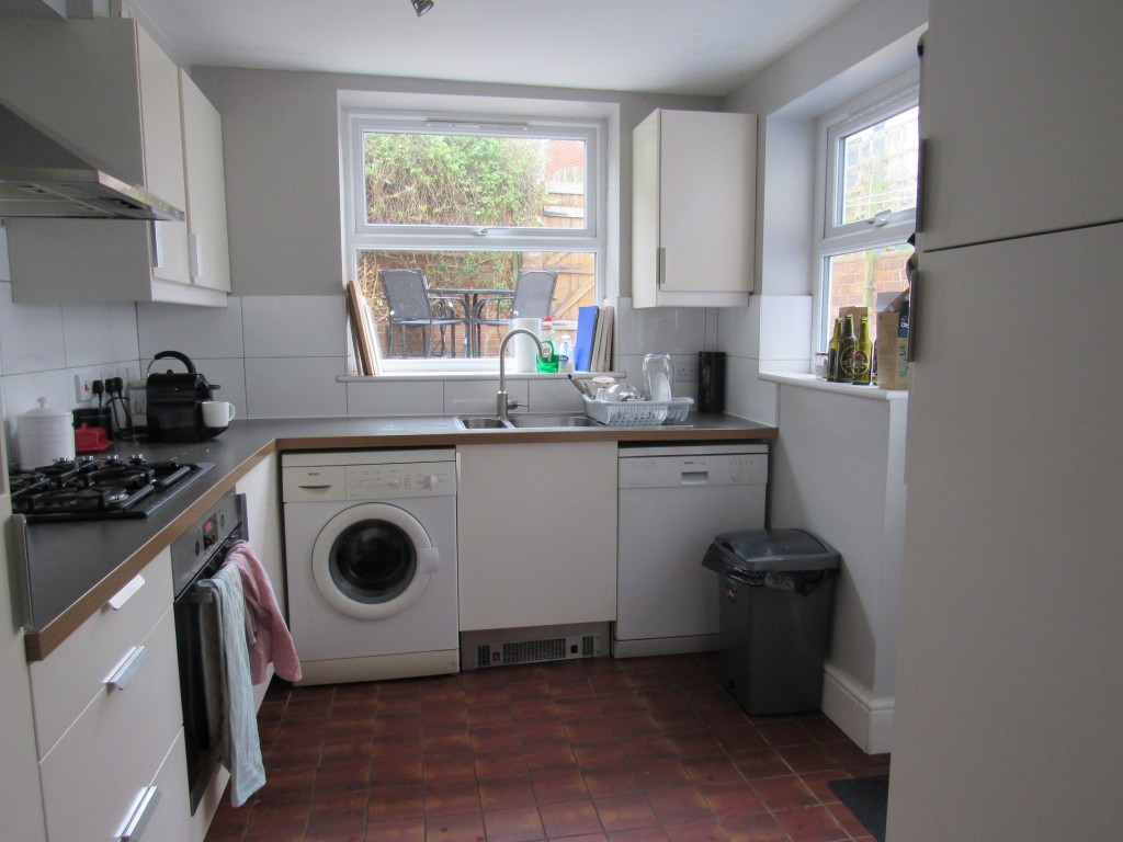 4 bed student house to rent on 35 Toronto Road, Exeter, EX4 6LE StuRents