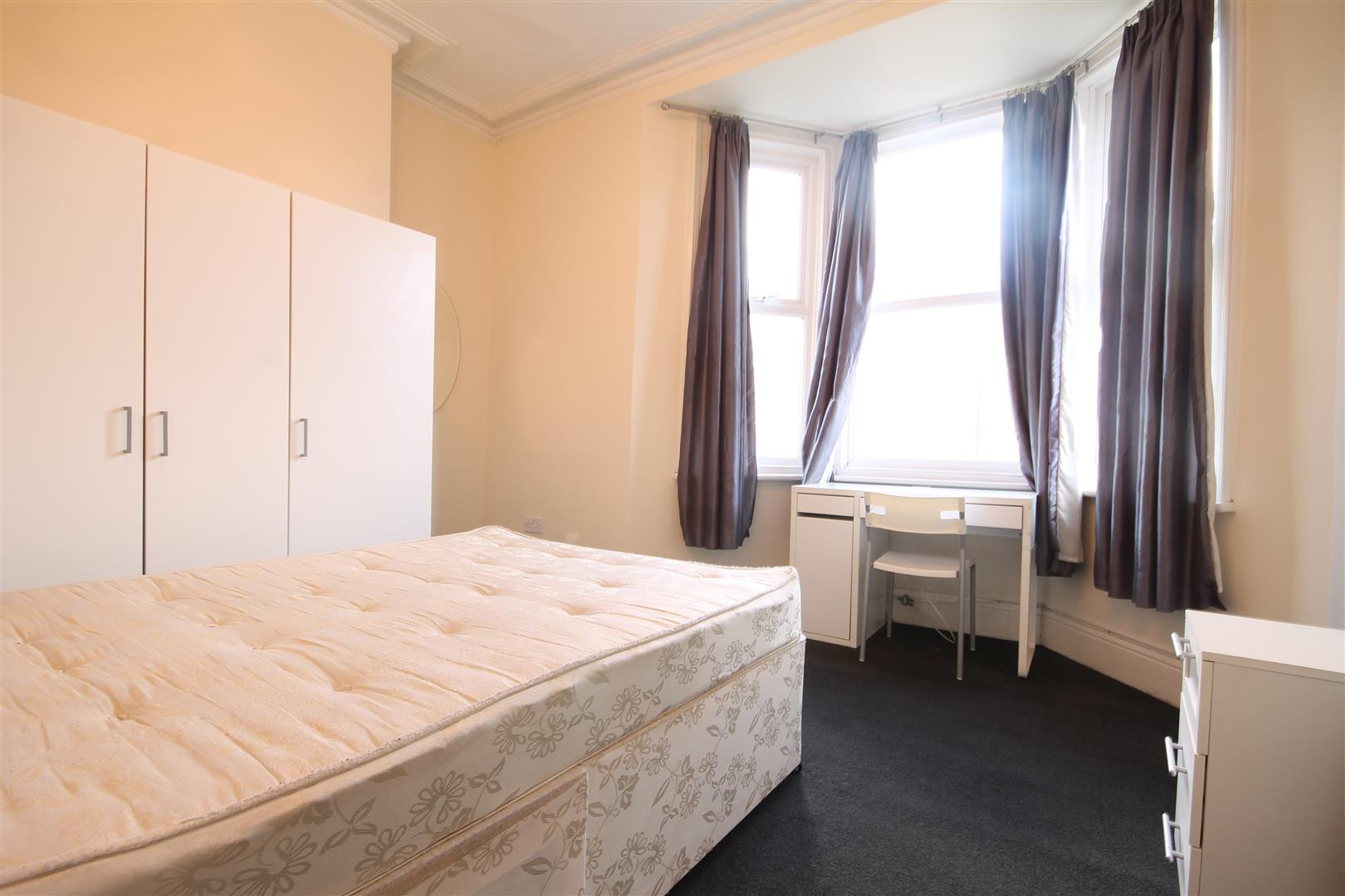 3 bed student house to rent on Amble Grove, Newcastle, NE2 1NY StuRents