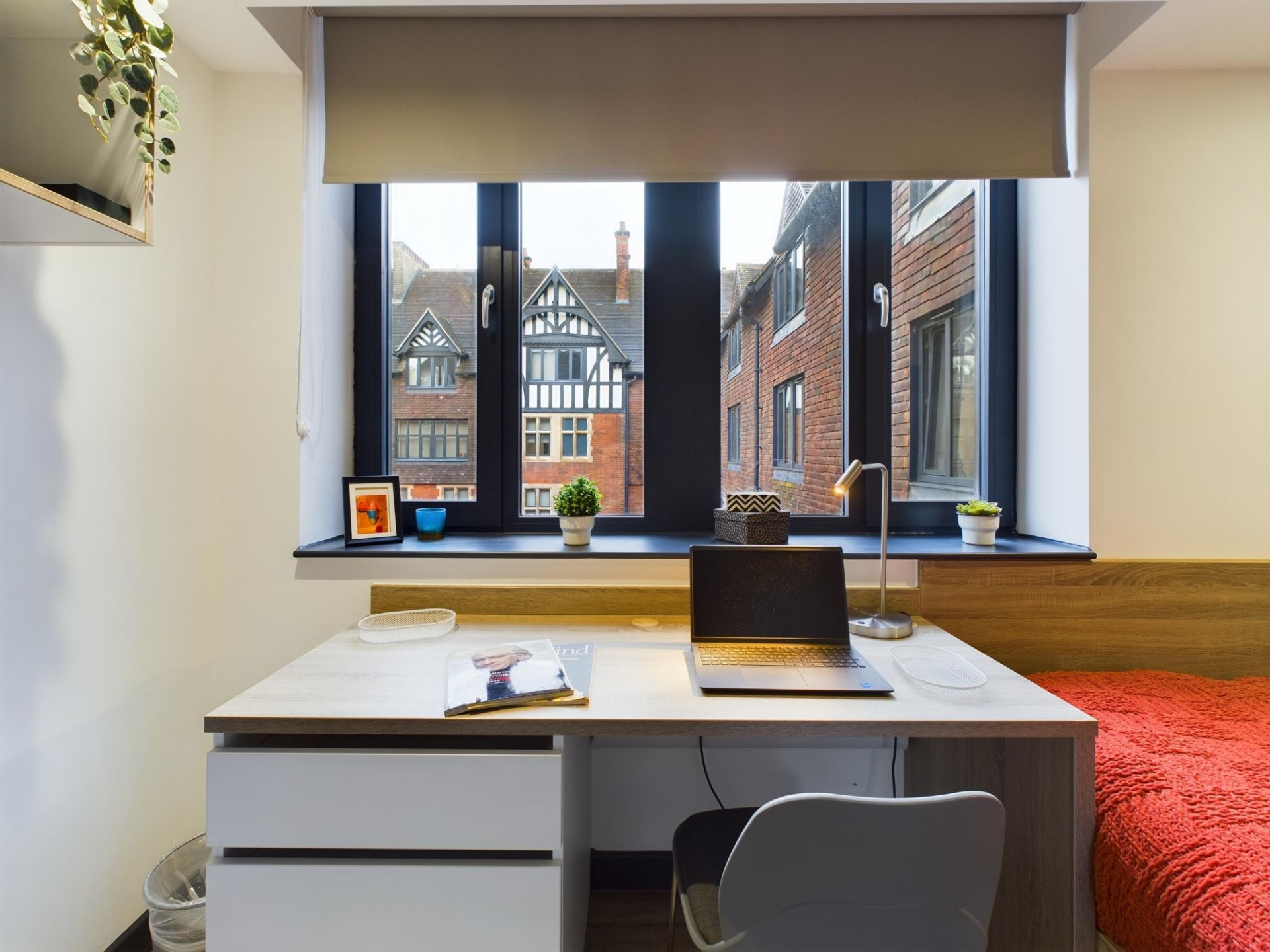 Bronze Plus Ensuite student 5 bed flat to rent on Stoney Stanton Road, Coventry, CV1 4FS StuRents