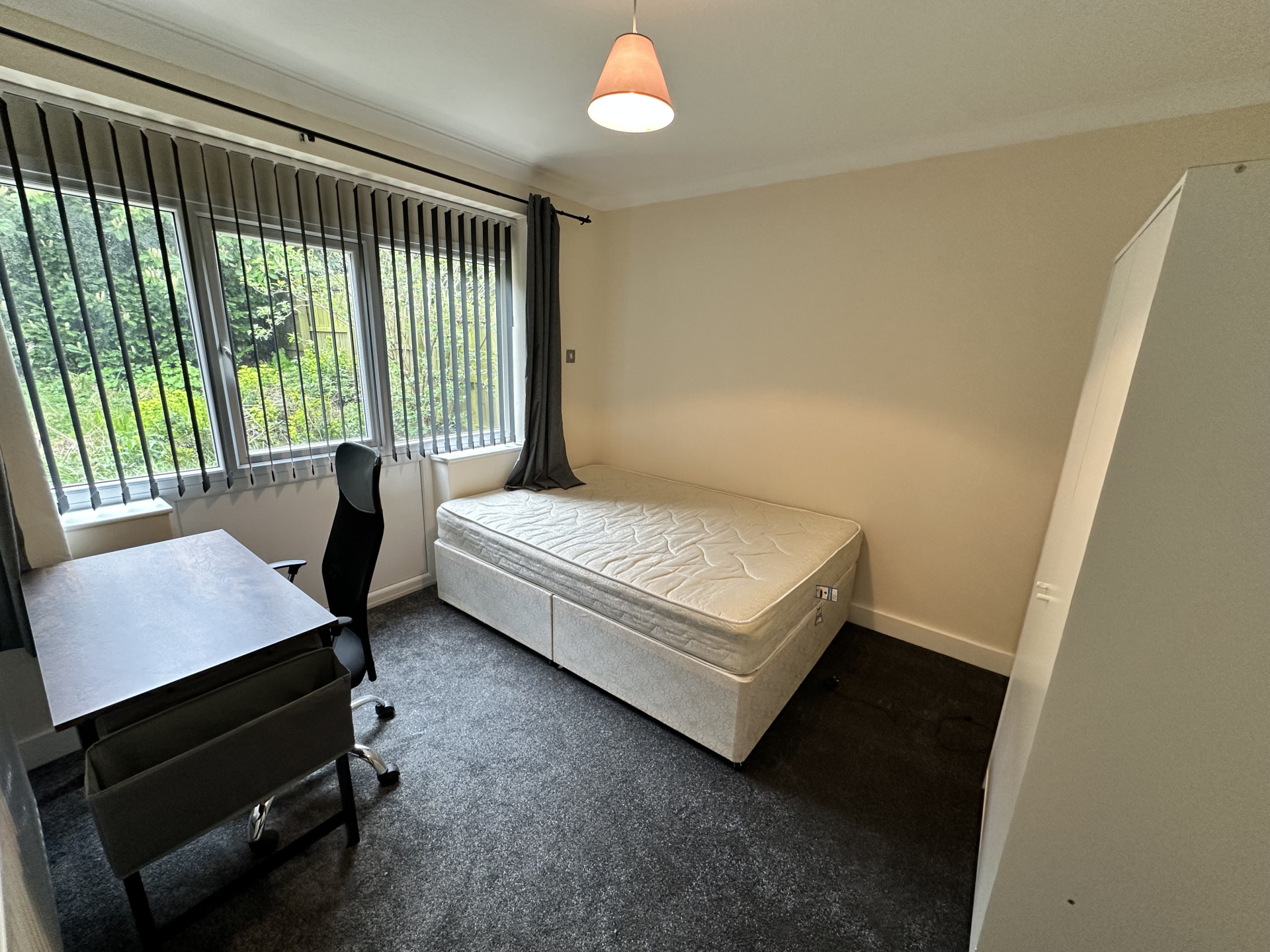 6 bed student house to rent on Wearside Drive, Durham, DH1 1LE StuRents