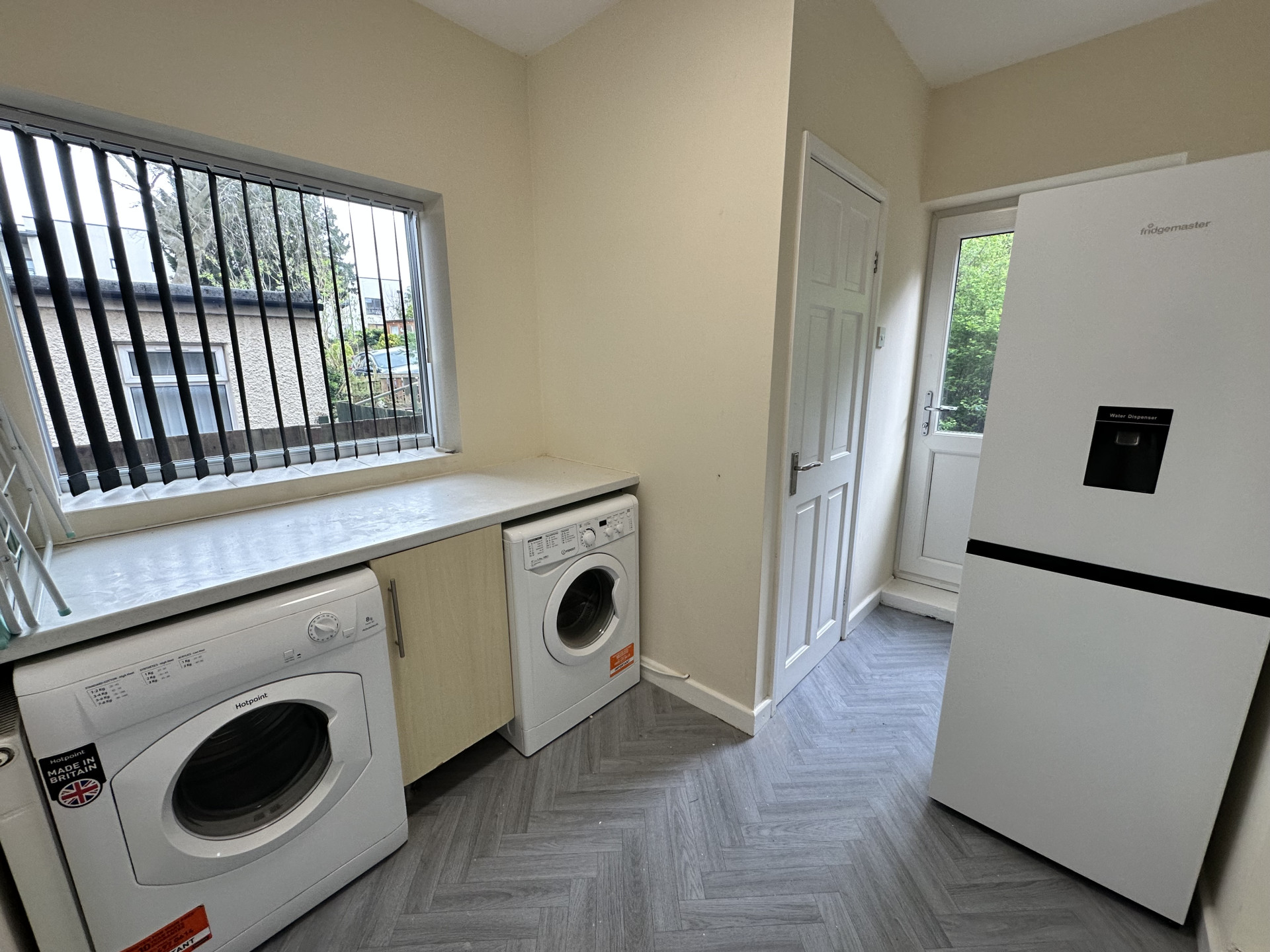 6 bed student house to rent on Wearside Drive, Durham, DH1 1LE StuRents