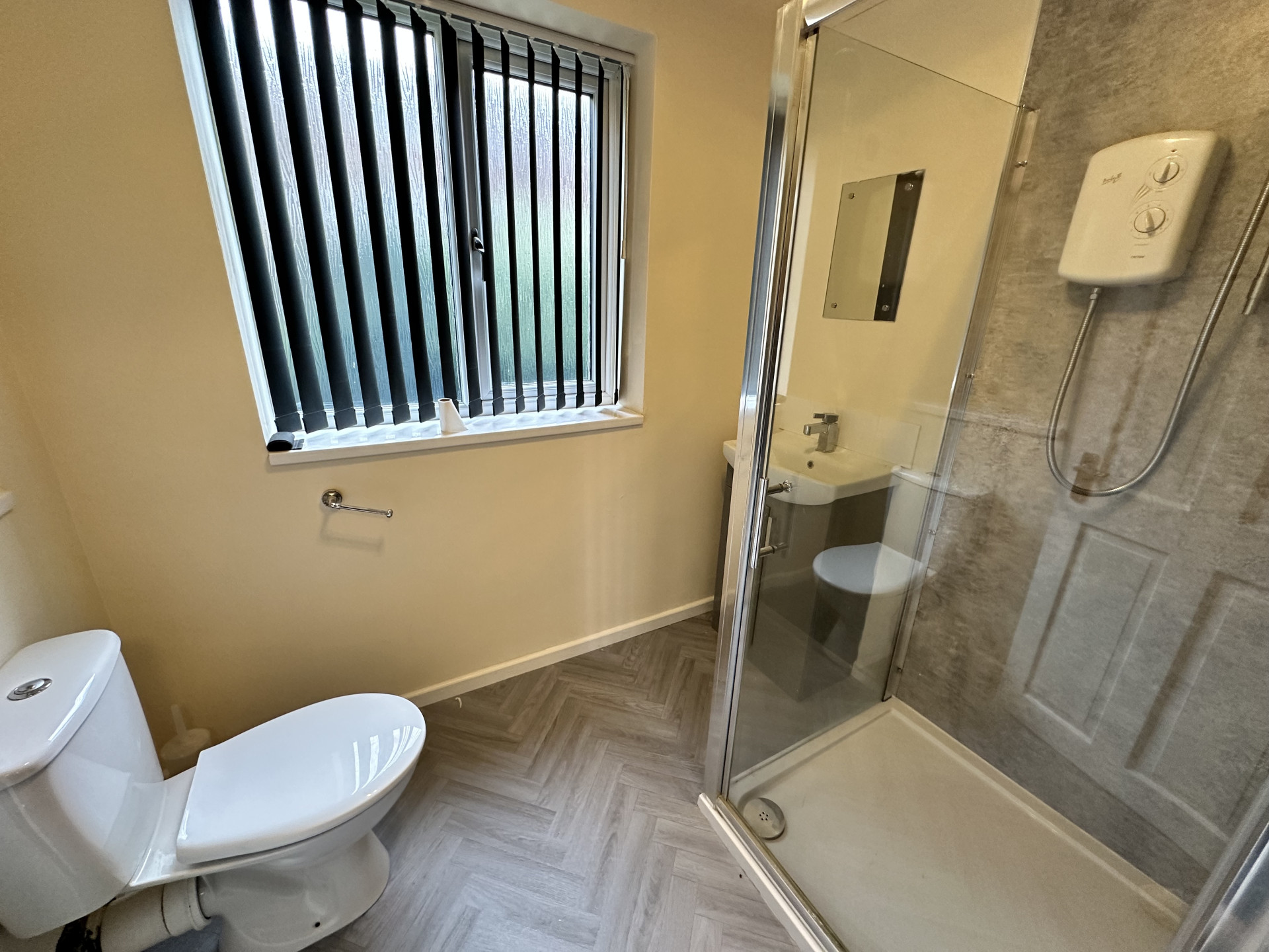 6 bed student house to rent on Wearside Drive, Durham, DH1 1LE StuRents