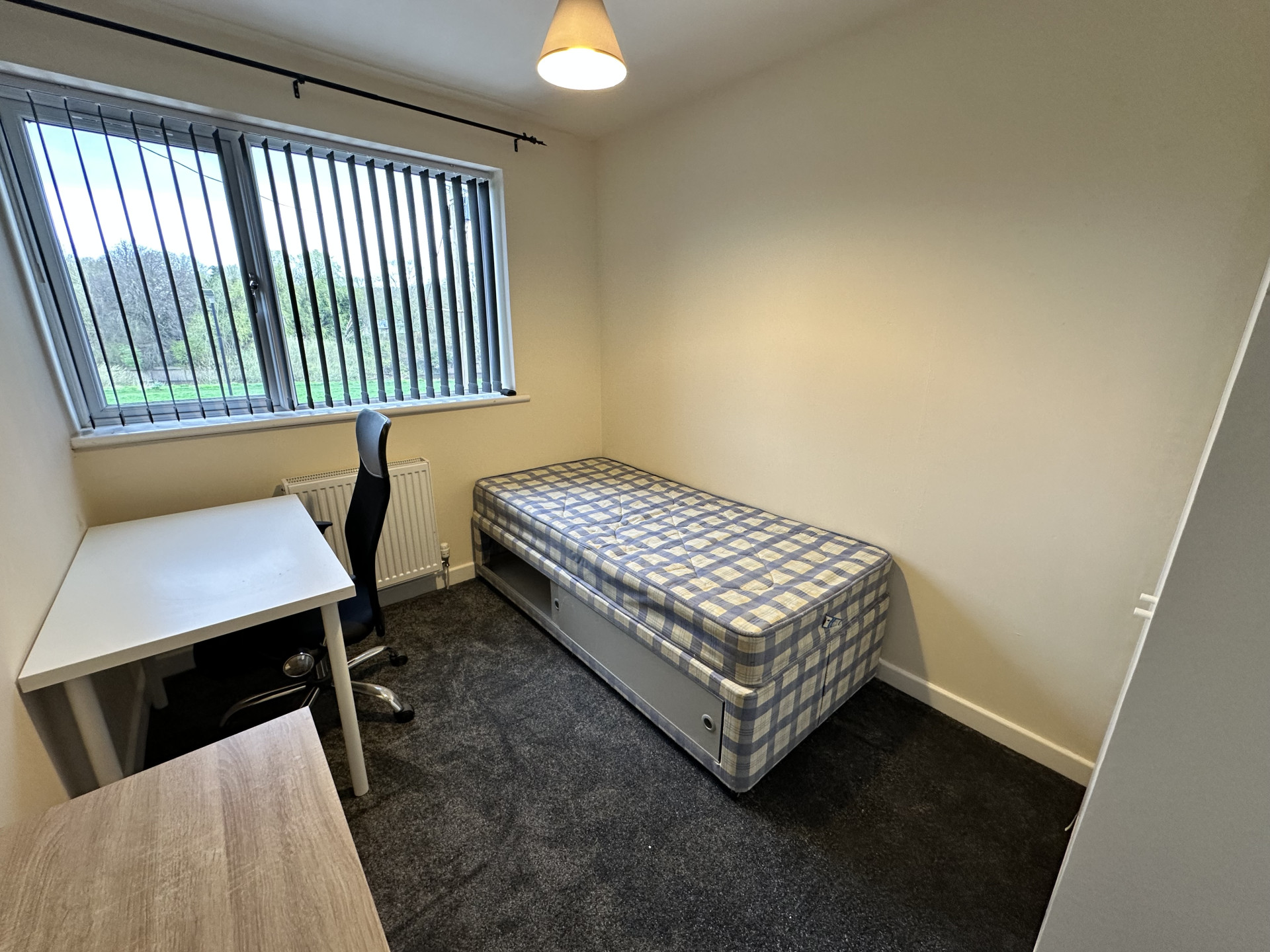 6 bed student house to rent on Wearside Drive, Durham, DH1 1LE StuRents