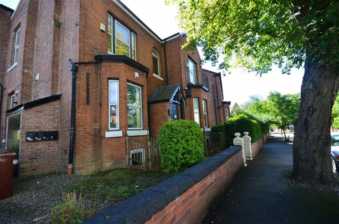 3 bed student house to rent on Clifton Avenue, Manchester, M14 6UD