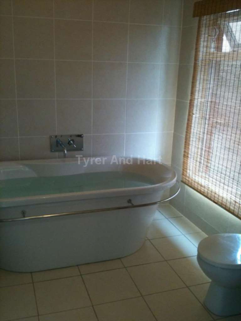 1 bed student house to rent on Lisburn Lane, Liverpool, L13 9AG StuRents