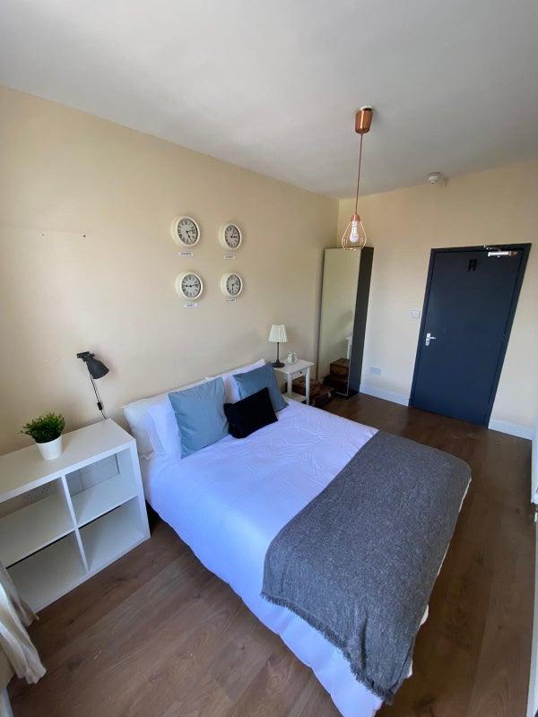 Flat B