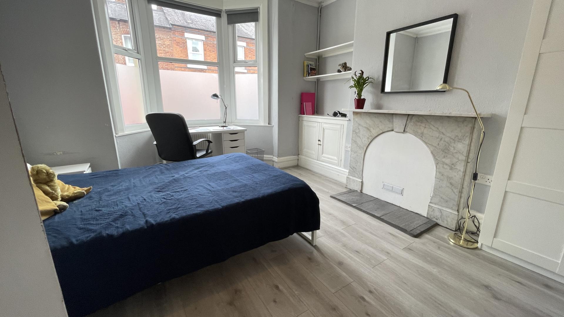 8 Bouverie Street, Chester photo 2