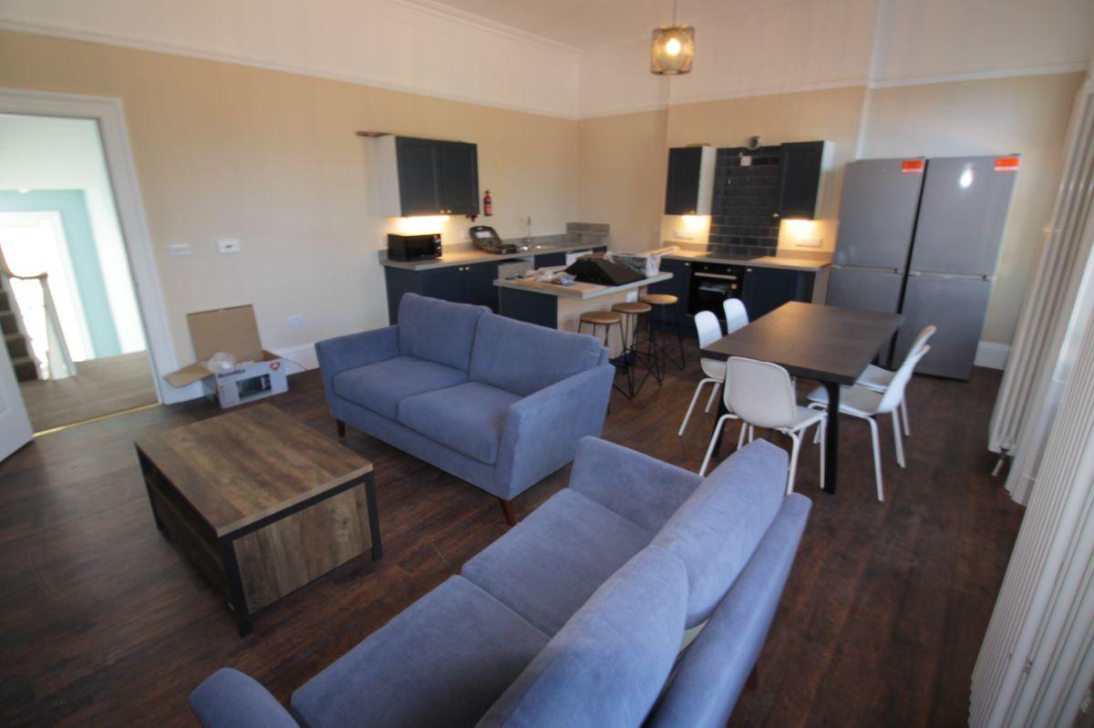 5 bed student house to rent on Jesmond Road West, Newcastle, NE2 4PQ