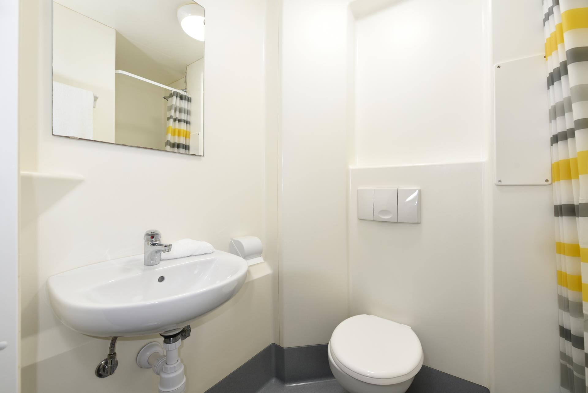 Ensuite Gold student 5 bed flat to rent on Calgary Street, Glasgow, G4