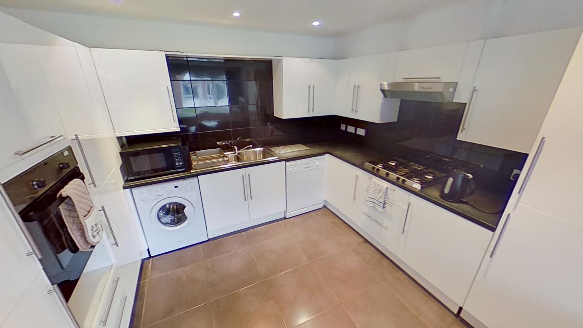 12 Hayes Park, Chester photo 3