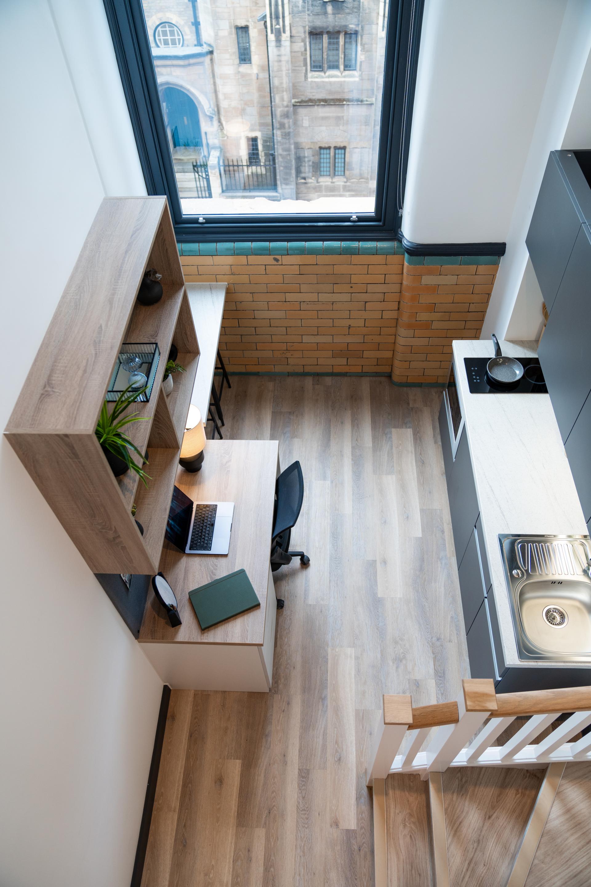 Gold Plus Studio (Mezzanine)