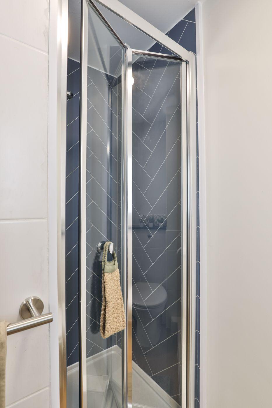 En-suite bathroom