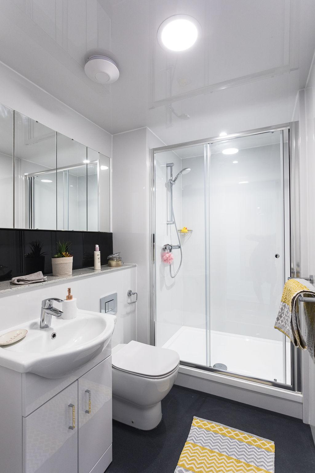 Club Studio bathroom
