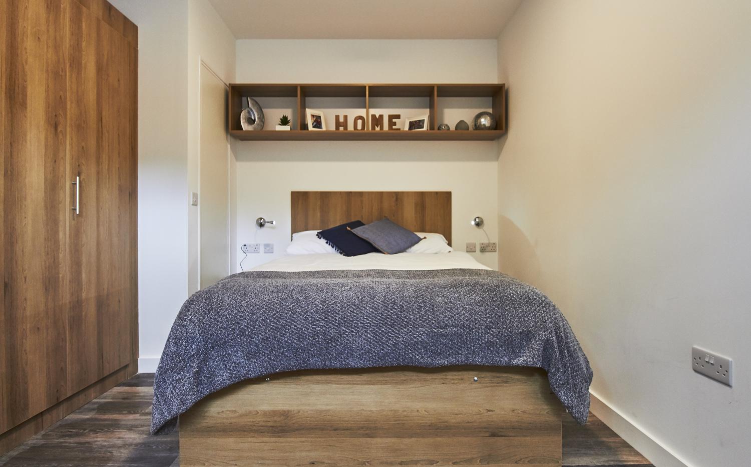 Deluxe View One Bed