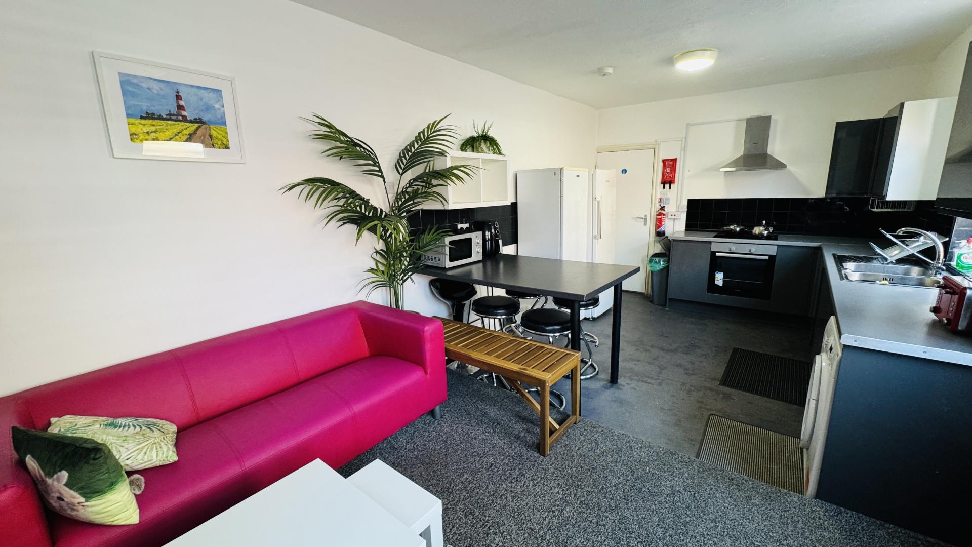 14 Bouverie Street, Chester photo 2