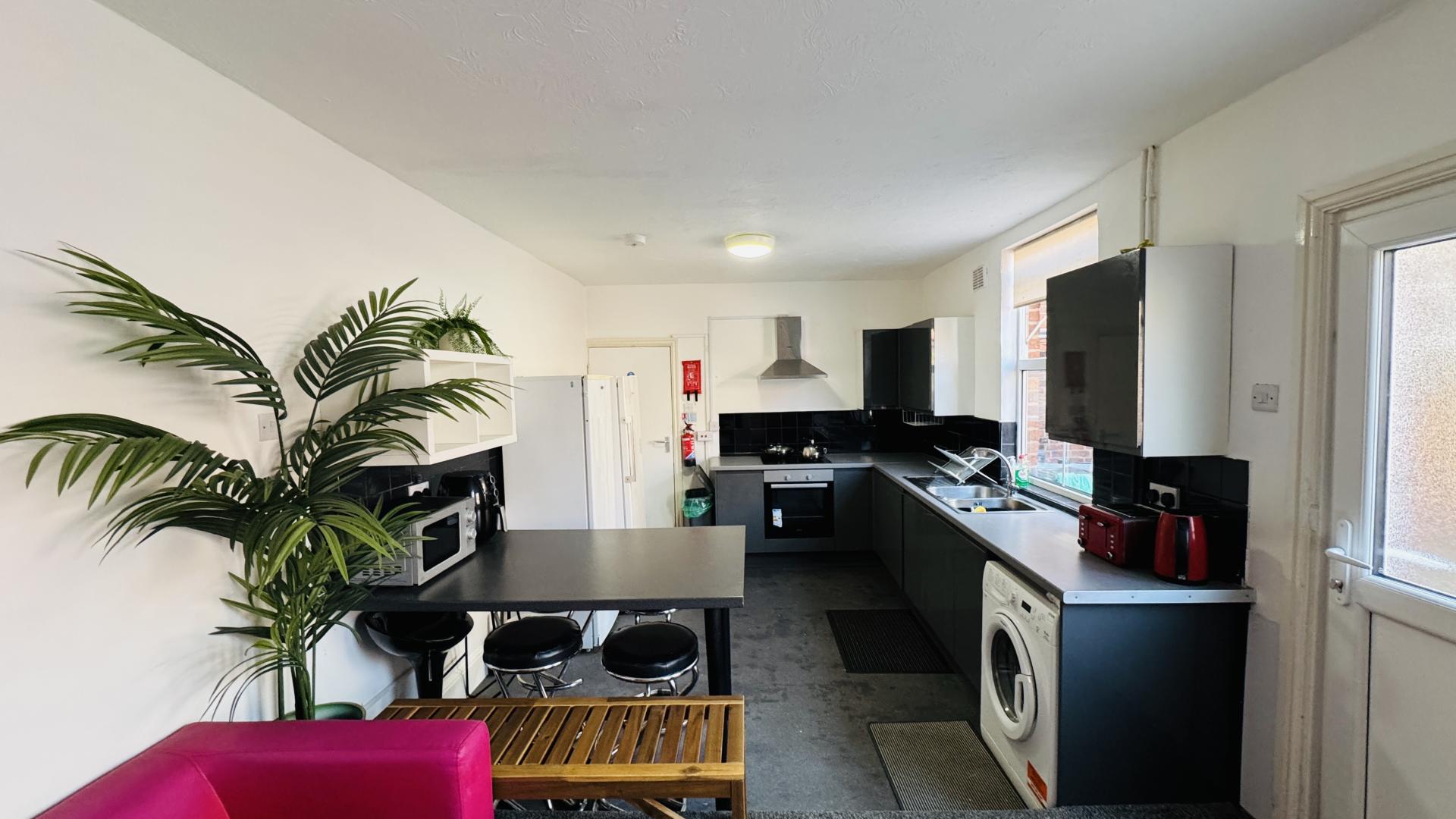 14 Bouverie Street, Chester photo 3