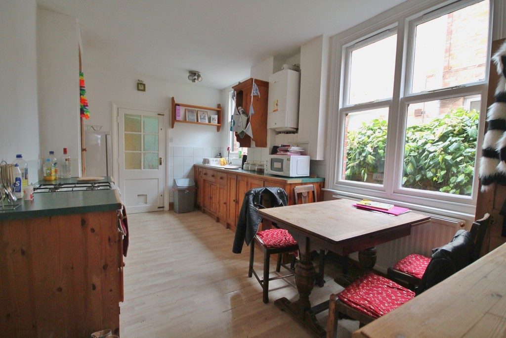 4 bed student house to rent on Briton Street, Leicester, LE3 0AA StuRents