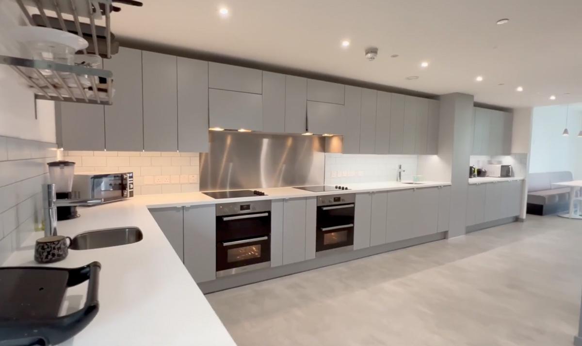 Canal View En-suite 9