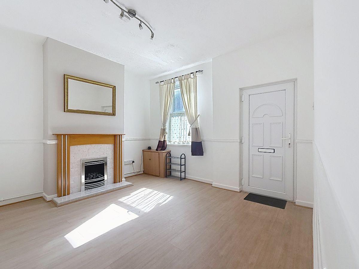 3 bed student house to rent on Victoria Street, Chesterton, ST5 7EW ...